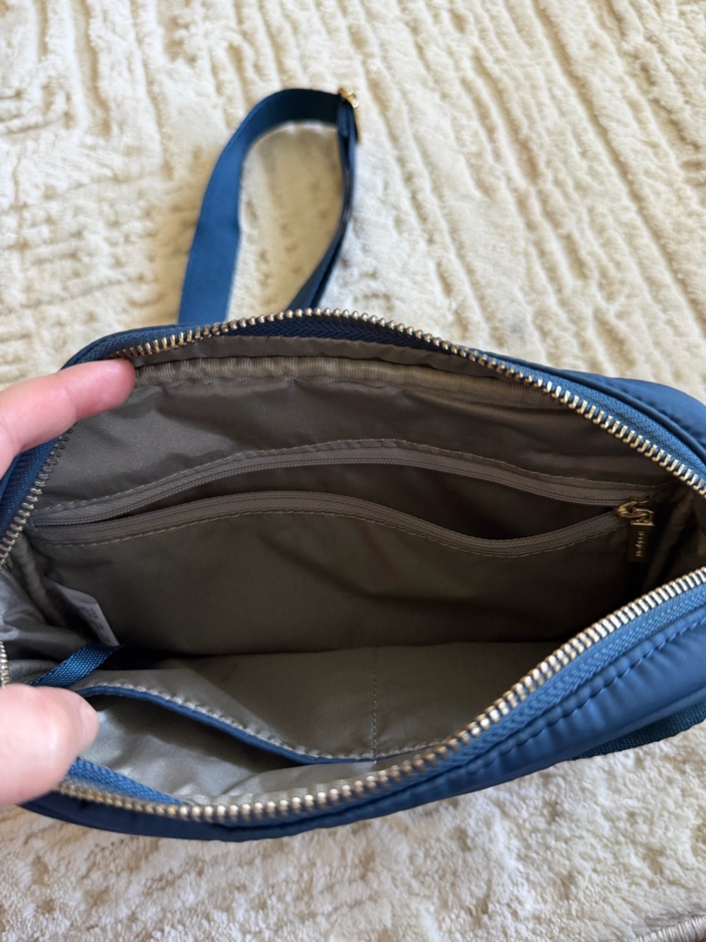 Hedgren Blue Nylon Crossbody Bag Lightweight Travel Purse Gold Hardware - Picture 3 of 5